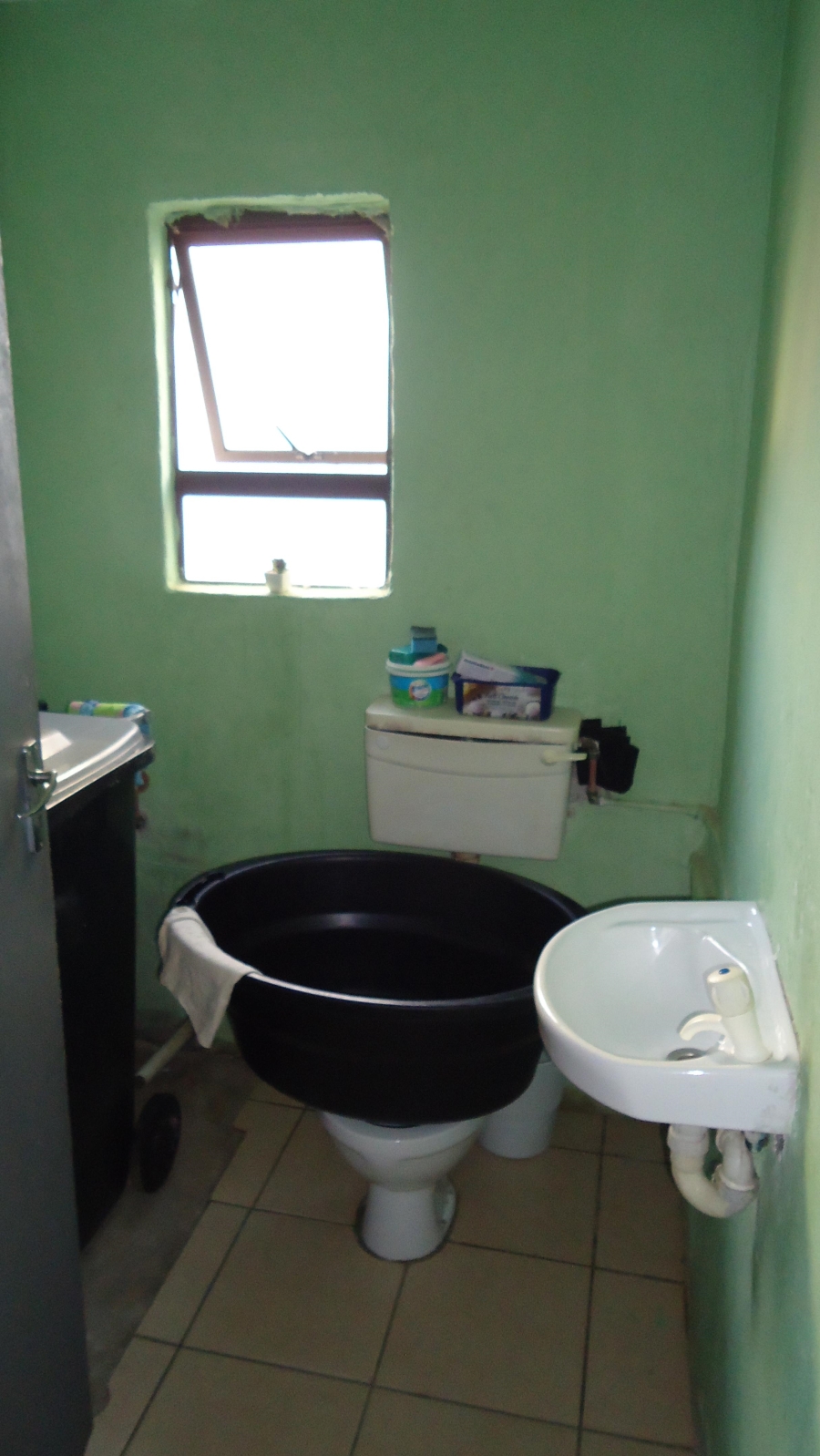 2 Bedroom Property for Sale in Nomzamo Western Cape